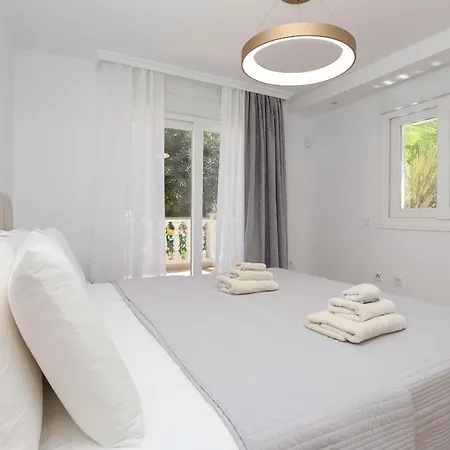 Luxury With Pool View - Playa Real Beachfront *