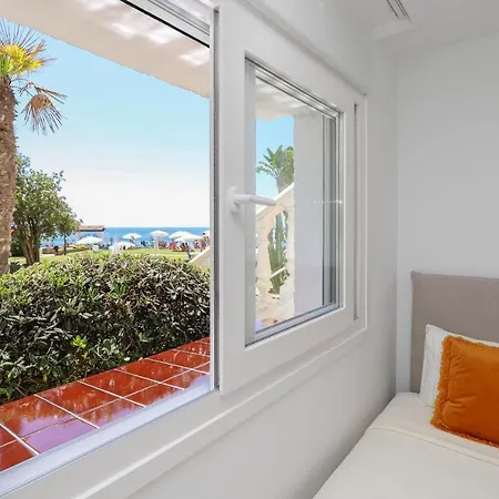 Luxury With Pool View - Playa Real Beachfront * マルベーリャ