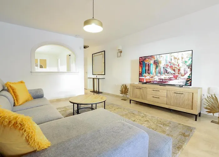 Luxury With Pool View - Playa Real Beachfront Marbella