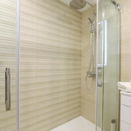 Luxury With Pool View - Playa Real Beachfront Apartment *