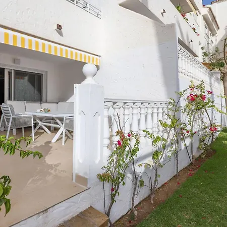 Luxury With Pool View - Playa Real Beachfront Apartment *